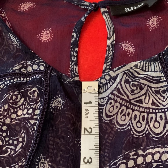 A.N.A. A New Approach Top with Cap Sleeves , Size Medium - Picture 4 of 16